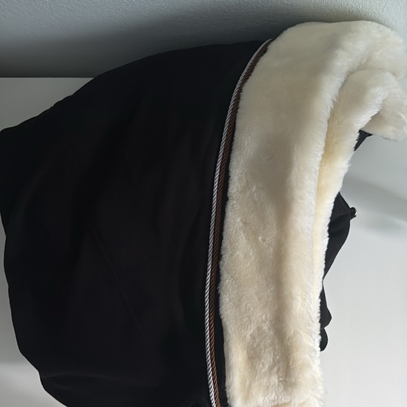 NWT Schockemohle Premium Fleece Rug w. Faux Fur Trim Black Size 81 - Picture 7 of 16